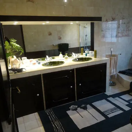Bed & Breakfast Casa Teresinha Sesimbra