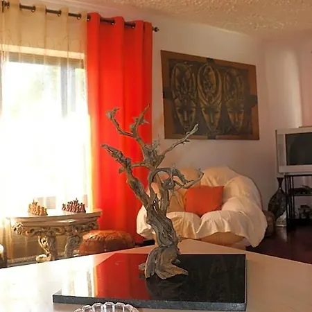 Casa Teresinha فندق مبيت وإفطار سيسيمبرا