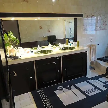 Bed & Breakfast Casa Teresinha Sesimbra