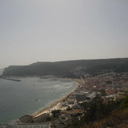 Bed & Breakfast Casa Teresinha Sesimbra