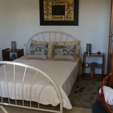 Bed and Breakfast Casa Teresinha Σεσίμπρα